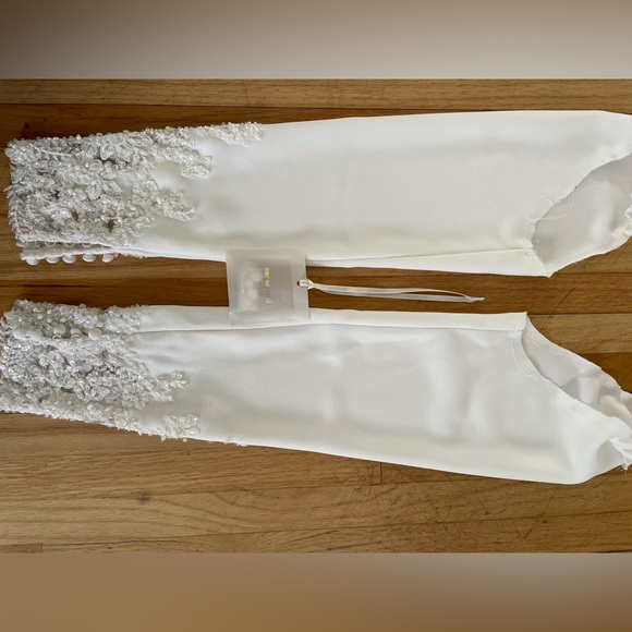 Pronovias Atami Wedding Dress - Picture 10 of 11